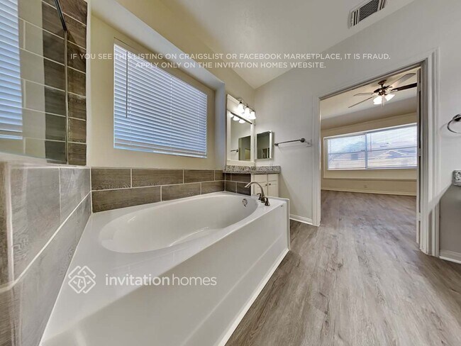 Building Photo - 907 Portsmouth Dr