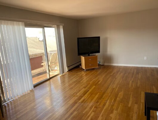 Primary Photo - 364 Hoover Ave