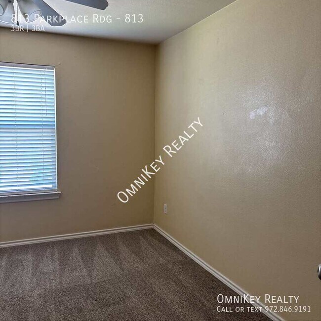 Building Photo - 813 Parkplace Ridge