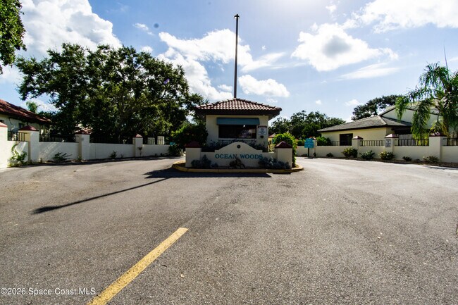 Building Photo - 8741 Seagrape Ct