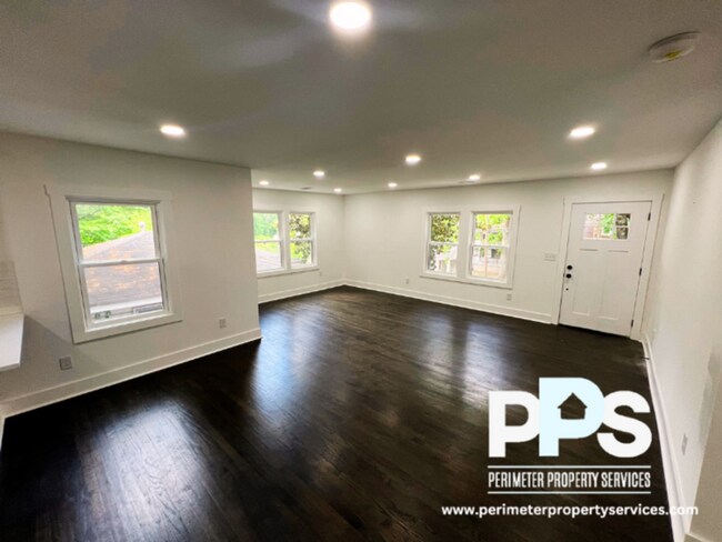 Building Photo - 1064 Westmoor Dr NW