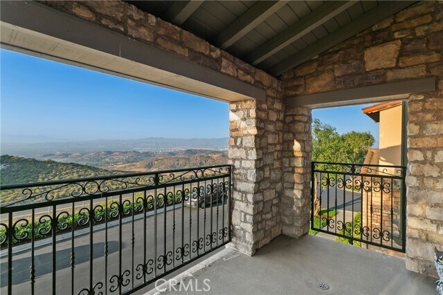 Building Photo - 32 Talmont