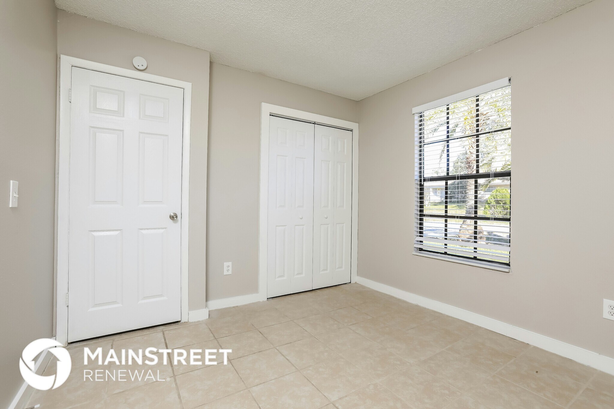 Building Photo - 1830 Hallcrest Dr