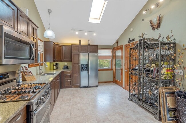 Building Photo - 3354 Hayes Rd