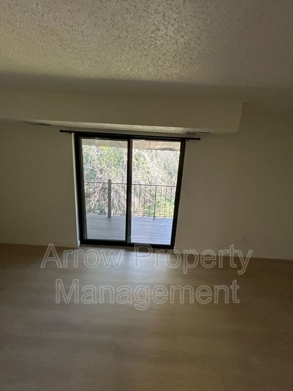 Building Photo - 205 E Arbor Ave