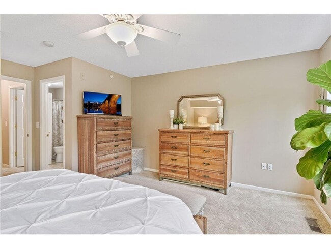 Building Photo - 680 N 2nd St