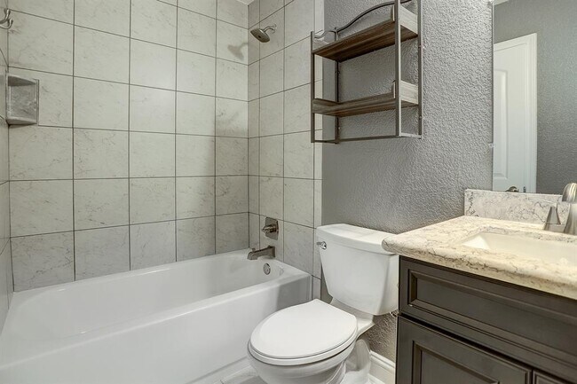Building Photo - 2121 El Paseo St