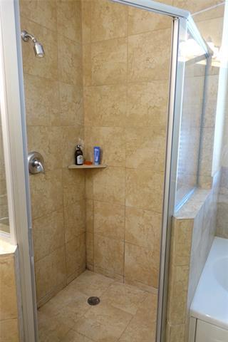 Building Photo - 2105 Lucerne Cove