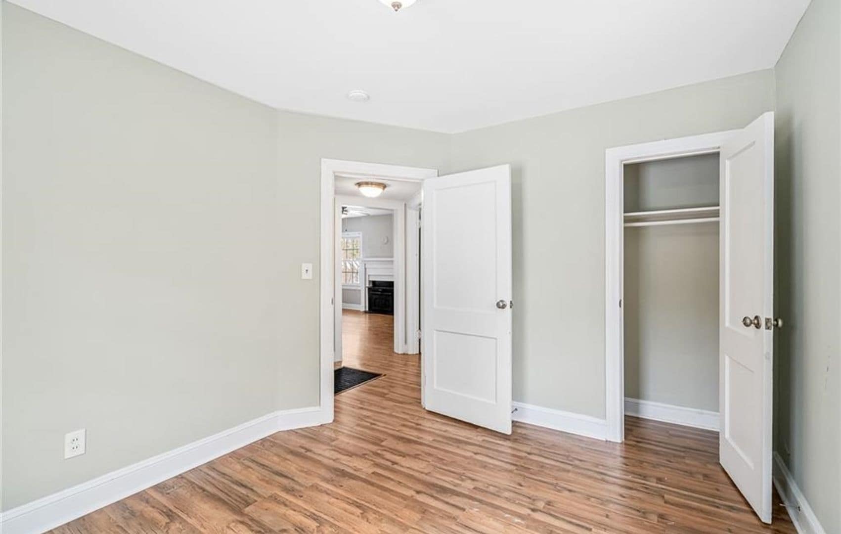 Building Photo - 3400 Rosemont Ave