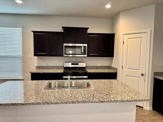 Building Photo - New 4BR/2BA in Fort Worth’s Pioneer Point ...
