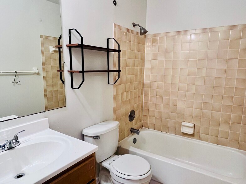 Building Photo - 506 Beechwood Ave