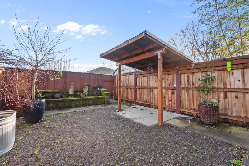 Building Photo - 9438 N Portsmouth Ave