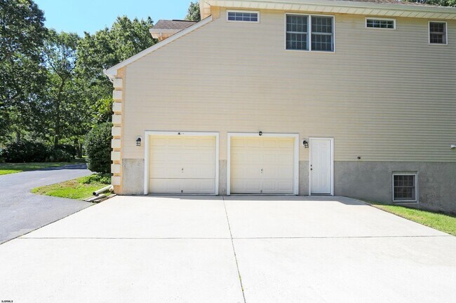 Building Photo - 113 Lighthouse Ln