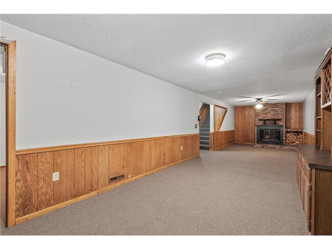 Building Photo - Classic, charming character *3Bd*2Bath*1 Den 1584 SqFt in New Hope Avail May 1!