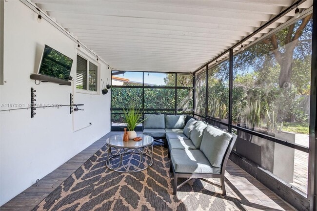 Building Photo - 252 SW 23rd St