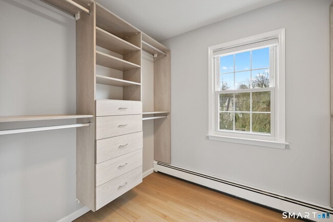 Building Photo - 5 River St