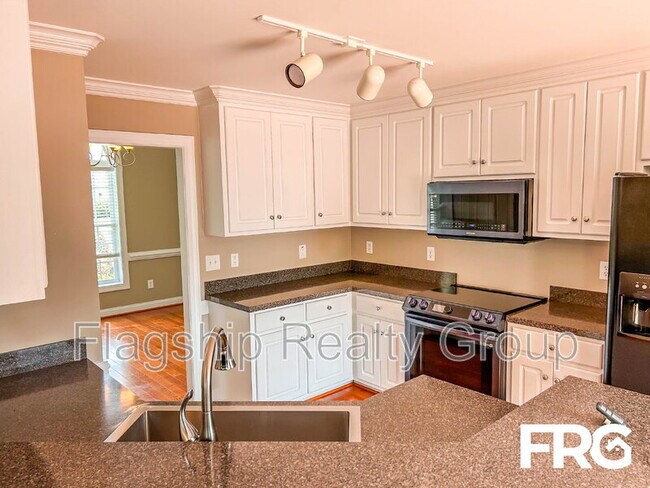 Building Photo - 2608 Chardon Ct