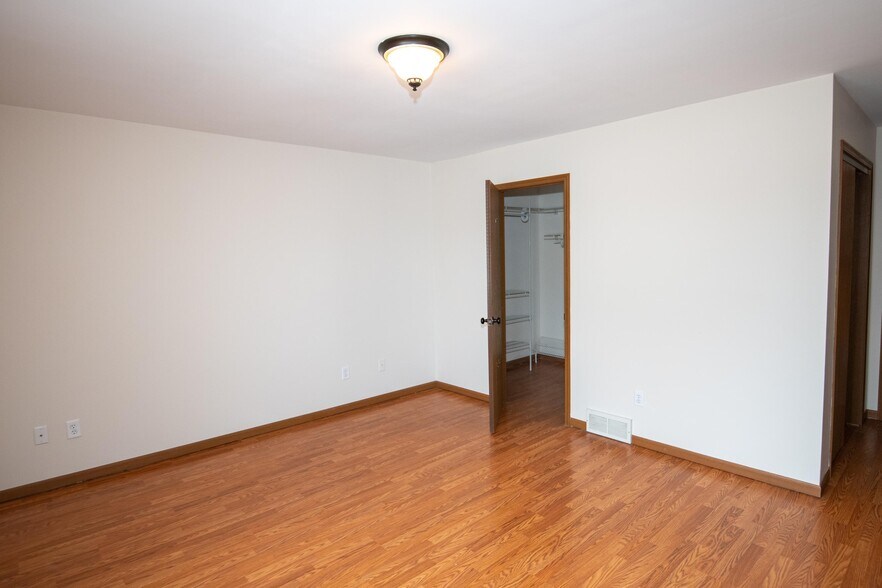 Building Photo - 116 Pierre Pl