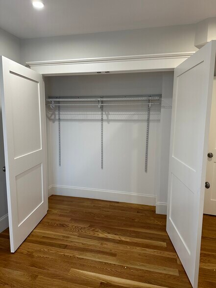 Building Photo - 36 Conant St