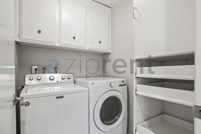 Building Photo - Unit