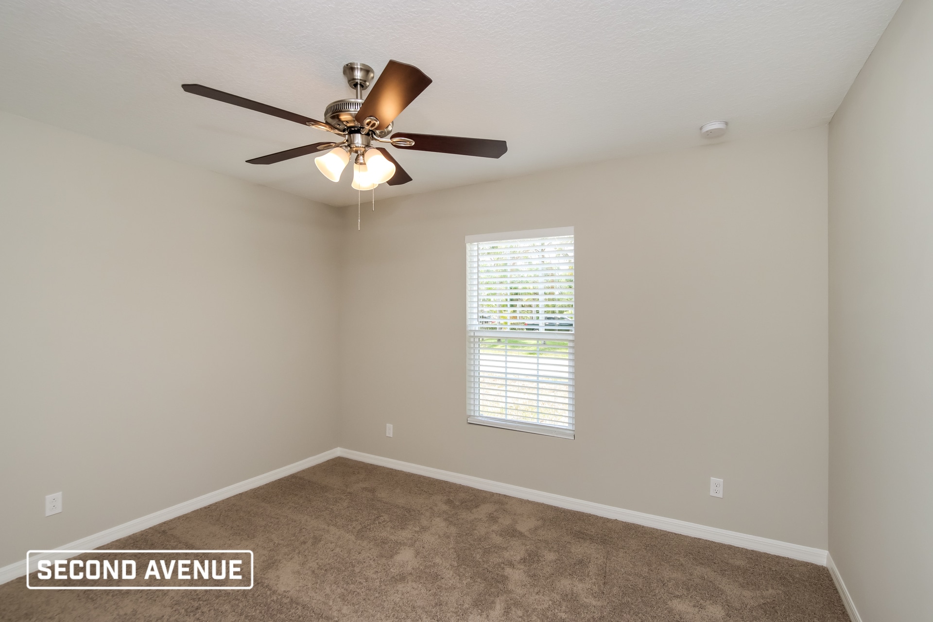 Building Photo - 1576 Summit Rd