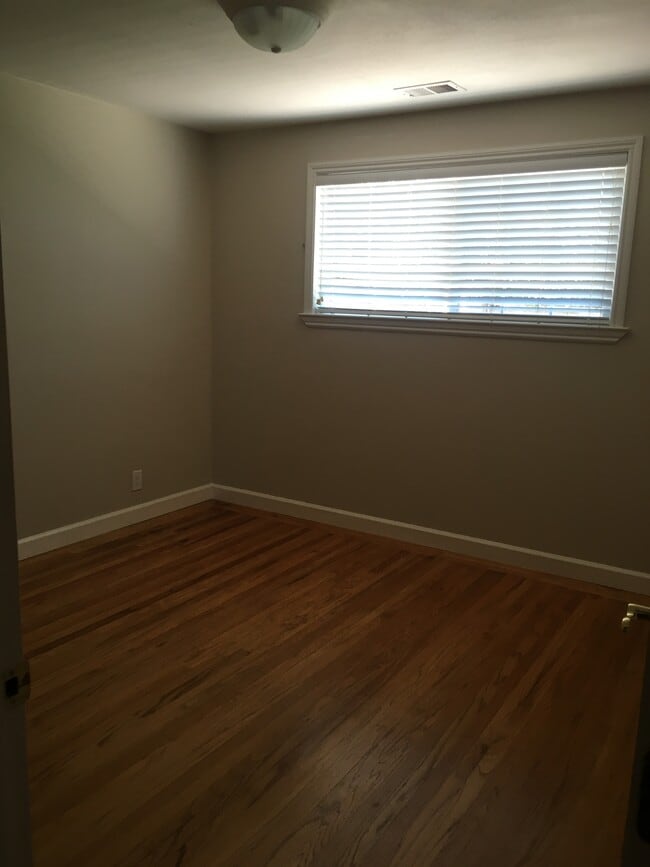 Building Photo - 2376 Forbes Ave