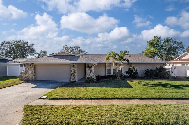 Building Photo - 9414 Laura Anne Dr