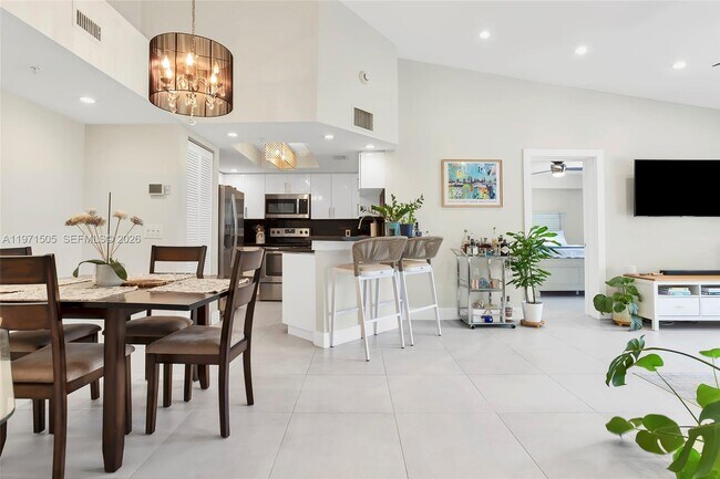 Building Photo - 2009 SE 10th Ave