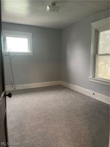 Building Photo - 4754 Blythin Rd