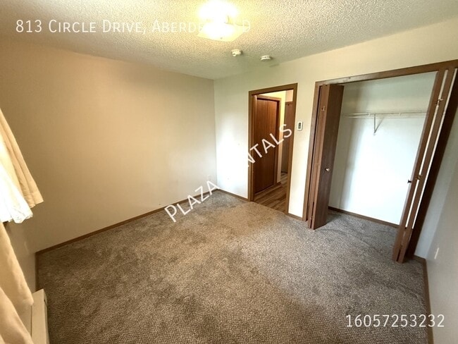 Building Photo - 608 W 3rd St
