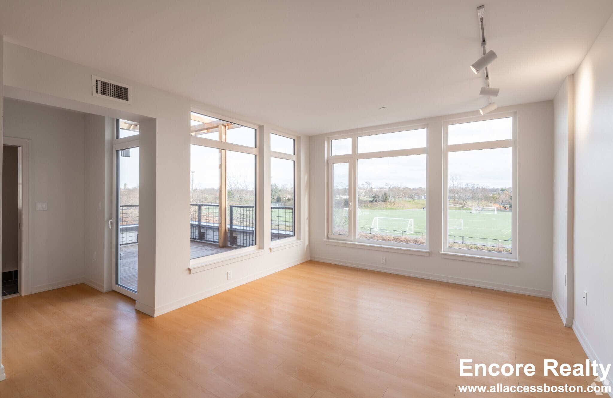 Building Photo - 77 New St