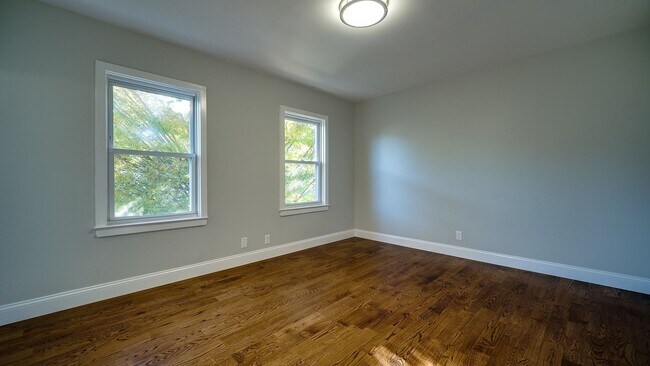 Building Photo - 185 Willow St