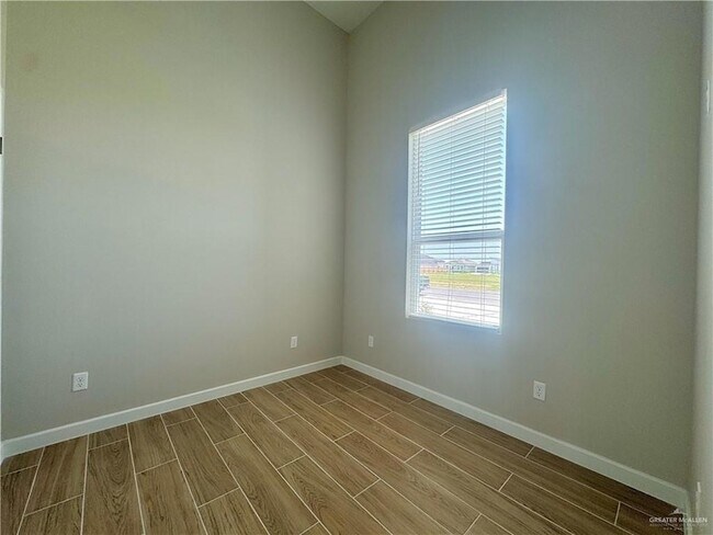 Building Photo - 1003 Durango Dr