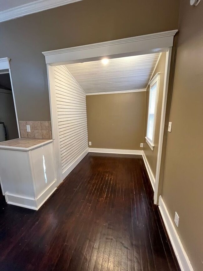 Building Photo - Studio Cottage located in Aurora Addition of NW OKC