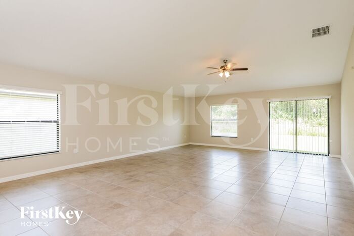 Building Photo - 9723 Sage Creek Dr