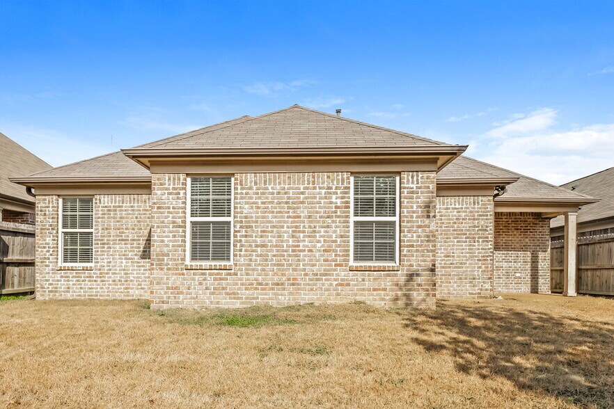 Building Photo - 9455 Darren Cir S