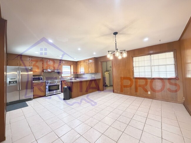 Building Photo - Four Bedroom Two Bath Home