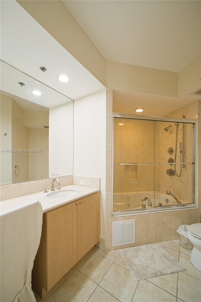 Building Photo - 3255 NE 184th St