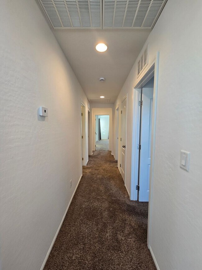 Building Photo - 3 BEDROOM, 2 1/2 BATHROOM, 2 STORY HOME in NW Las Vegas!!!