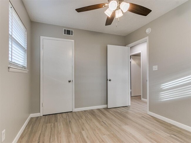 Building Photo - 1626 Denison Dr