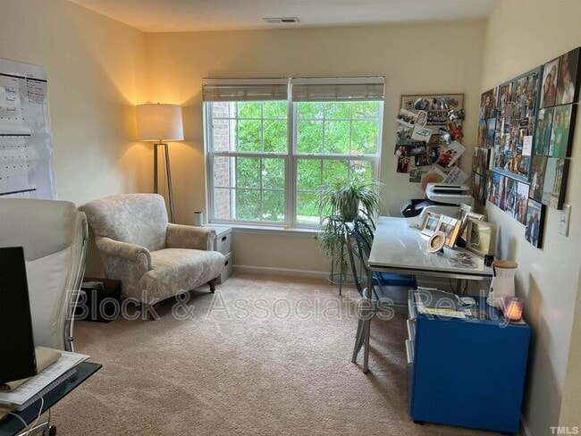 Building Photo - 124 Longchamp Ln