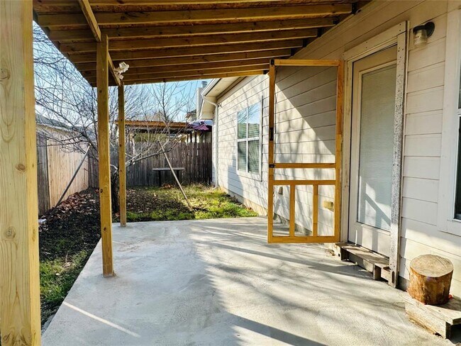 Building Photo - 1817 Rachel Ln