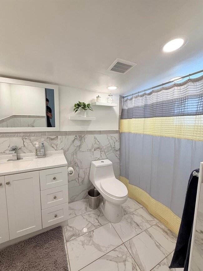 Building Photo - 7643 Miramar Pkwy