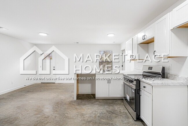 Building Photo - 1369 Chadwick Cir