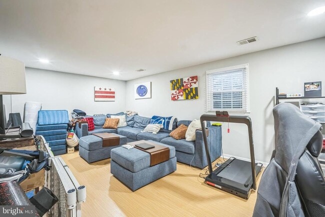Building Photo - 7701 Durer Ct