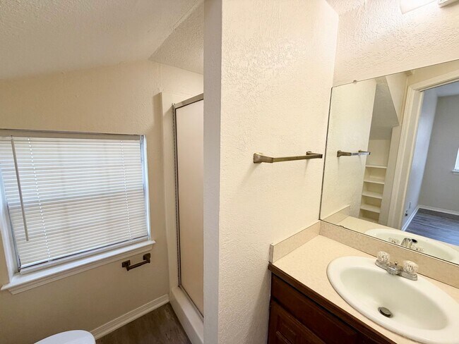 Building Photo - 3825 Kimberly Dr