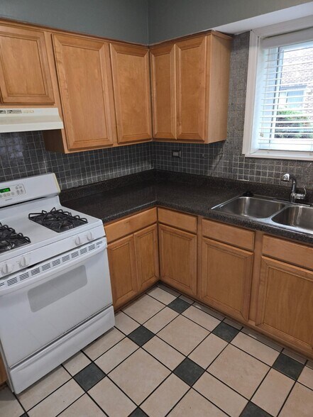 Building Photo - 346 E Rimini Ct
