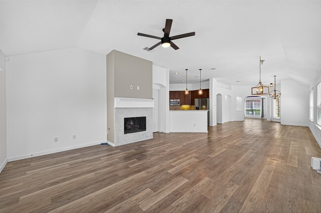 Building Photo - 16930 Creek Mountain Dr