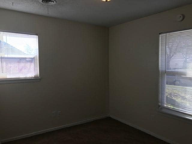 Building Photo - 5234 Burbank Dr