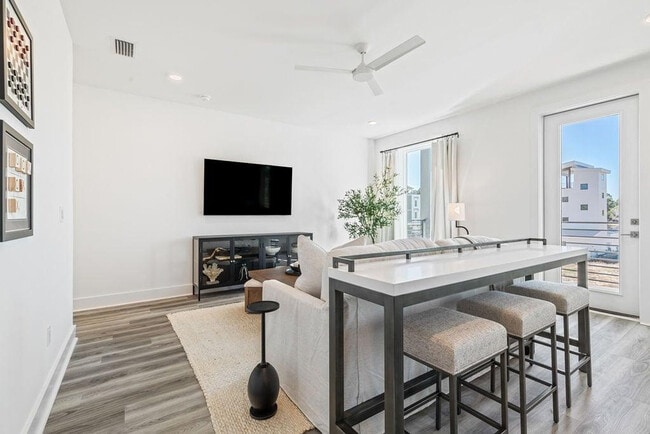 Building Photo - 24 Annabella St